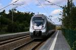 Nachschuss auf 9442 117 (Bombardier Talent 2) von Abellio Rail Mitteldeutschland als verspätete RB 74806 (RB59) von Bitterfeld nach Erfurt Hbf, der den Hp Wolferode auf der Bahnstrecke Halle–Hann. Münden (KBS 590) verlässt. [4.8.2017 - 13:01 Uhr]