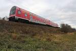 DABbuzfa 760 mit Schublok 143 903 der S-Bahn Mitteldeutschland (DB Regio Südost) als S 37730 (S7) von Halle(Saale)Hbf Gl.