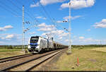 Zieht die Schüttgutwagen weg wie nix: 159 203-9 (20-03 | Stadler Eurodual) legt nach einem Signalhalt vor dem Bahnhof Teutschenthal einen Turbostart Richtung Sangerhausen hin.