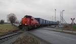 DB 261 011-1 mit dem FIR 55201 vom Motorenwerk Klleda ber Smmerda nach Erfurt Gbf, am 13.03.2012 am B Eugen-Richter Str.