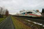 DB Fernverkehr ICE4 (412 019) mit Paramount Werbung als ICE5579 in Rodenbach (Main Kinzig Kreis) am 21.01.23