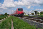 146 254 zog am 20.05.2024 RE 4163 von Kassel nach Frankfurt. Nachdem Felsberg-Gensungen durchfahren wurde, wird der Zug in Kürze in Wabern halten.