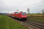 DB Regio Bombardier Traxx 146 262-1 mit dem RE30 nach Frankfurt am 17.04.21 in Nieder Mörlen 