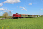 ELV 211 019-5 (V100 1019) erreicht mit ihrem Sonderzug vom Bahnhofsfest in Stockheim den Bahnhof Beienheim auf der Rückfahrt nach Hanau.