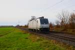 Akiem Bombardier Traxx 185 570-9 Solo bei Altheim (Hessen) am 23.11.24