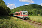 DB 628 441 ist auf der Lautertalbahn bei Reckweilerhof unterwegs in Richtung Kaiserslautern Hbf.