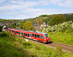 
Der vierteilige Bombardier Talent 2 - 442 208 / 442 708  Winningen  , als RB 81  Moseltalbahn  (Trier  – Cochem – Koblenz), hat am 28.04.2018 die Mosel über die  Gülser Eisenbahnbrücke überquert und fährt nun durch Koblenz-Moselweiß.