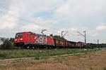 Am späten Mittag des 03.06.2020 fuhr 185 399-3  DB Schenker & Bombadier  - Eine erfolgreiche Partnerschaft mit Zukunft.  mit dem EZ 51885 (Mannheim Rbf - München Nord Rbf) nördlich von Waghäusel über die Rheintalbahn in Richtung Graben-Neudorf/Bruchsal.