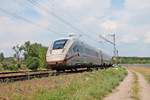 Nachschuss auf 412 002 (9002/5812 002-4), als dieser am späten Nachmittag des 03.06.2020 als LPFT 24497 (Basel Bad Bf - Hamburg Langenfelde Bbf) nördlich von Waghäusel über die