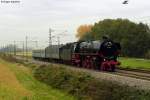 Nach lngerer Reparatur im Ausbesserungswerk ist sie nun wieder da. Die berhmte Schnellzuglok 01 1066 der Ulmer Eisenbahnfreunde. Einen Tag vor Ihrem eigentlichen Comeback im Albtal absolvierte sie am 29.10.2011 mit 2 Wagen eine Testfahrt von Ettlingen West nach Karlsruhe Hbf und zurck. Diesen Moment konnte ich im Bild festhalten.