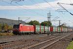 Mit einem langen  WETRON -KLV fuhr am 07.10.2017 die 185 078-3 bei Eimeldingen in Richtung Katzenbergtunnel.