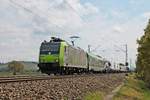 Am Nachmittag des 19.05.2019 fuhr Re 485 010-3 mit ihrer RoLa (Novara Boschetto - Freiburg (Brsg) Rbf), welche sie seit Domodossola bespannte, bei Hügelheim durchs Rheintal in Richtung