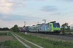 Am Abend des 24.05.2019 fuhr die Re 485 011 mit ihrer RoLa (Freiburg (Brsg) Rbf - Novara Boschetto) zwischen Buggingen und Hügelheim über die KBS 703 durchs Markgräflerland in Richtung