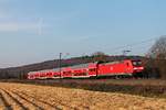 Nachschuss auf die Freiburger 146 212-6, als diese am Nachmittag des 27.03.2020 ihren RE (Neuenburg (Baden) - Karlsruhe Hbf) bei Sexau über die Rheintalbahn in Richtung Offenburg schob.