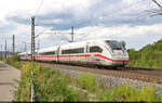 Der verspätete 812 070-2 (Tz 9470) rollt südlich von Eimeldingen Richtung Schweizer Grenze.

🧰 DB Fernverkehr
🚝 ICE 75 (Linie 20) Hamburg-Altona–Chur (CH) [+40]
🕓 1.8.2022 | 17:19 Uhr