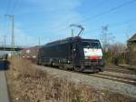 ES 64 F4-105 am 22.02.12 mit einem KLV-Zug am Haken auf dem berholgleis in Mllheim (Baden).