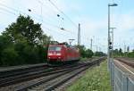 185 186-4 war am Vormittag des 25.07.13 Lz Richtung Norden unterwegs. Hier ist die Lok bei der Durchfahrt in Mllheim (Baden) zu sehen.