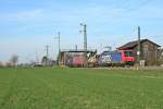 482 026-2 mit einem gemischten KLV-Zug gen Sden am Nachmittag des 29.03.14 in Auggen.