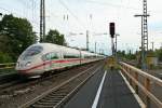 403 002-9 und 403 012-8 als ICE 102 von Basel SBB nach Dortmund Hbf am frhen Abend des 25.04.14 bei der Einfahrt in den Bahnhof Mllheim (Baden).