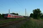 Der Witti 50 80 80-35 157-2 war mit 111 060-0 als Schublok am Abend des 06.06.14 auf dem Weg als RB von Schliengen nach Offenburg. Hier konnte der Zug in Orschweier festgehalten werden.