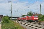 146 116-9 mit einem RE von Schliengen nach Offenburg am Nachmittag des 14.06.14 beim Verlassen des Bahnhofs Mllheim (Baden).