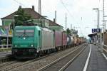 185 576-6 mit einem KLV-Zug aus der Schweiz in Richtung Aachen West am Nachmittag des 23.07.14 im Bahnhof Mllheim (Baden).