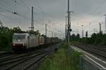 185 578-2 mit einem KLV-Zug aus der Schweiz in Richtung Aachen West am Nachmittag des 30.07.14 im Bahnhof Mllheim (Baden).