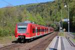 Am 16.04.2020 erreicht eine Doppeltraktion 425 als S1 nach Osterburken den Bahnhof Zwingeberg.