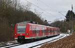 425 069 bei der Einfahrt in Neckargerach, er ist als S2 nach Kaiserslautern Hbf unterwegs am Vormittag des 19.1.2021