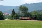Nach Ankunft in Baiersbronn absolvierte der Dampfzug eine Pendelfahrt von Baiersbronn nach Raumnzach und zurck. Bei seiner Rckfahrt von Raumnzach nach Baiersbronn konnte ich diesen Zug mit der 01 1066 am Nachmittag des 07.07.2013 bei Heselbach fotografieren.