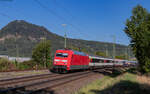 101 104 mit dem NJ 478 / IC 60478 (Berlin Hbf - Zürich HB) in Welschingen 29.8.24