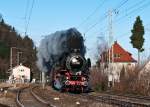 01 1066 der UEF + My 1138 und 1142 als DPE 91498 (Mainz Bischofsheim-Alpirsbach) bei der Durchfahrt von Steinach (Baden) am 27. Dezember 2009.