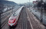 Als Turnussonderzug ist ein zehnteiliger 601 im Februar 1985 in Plochingen Richtung Süden unterwegs