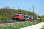 187 109 zieht am 27. April 2018 einen Gemischten Güterzug durch Westerstetten Richtung Stuttgart.