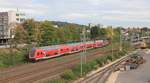 DBpbzfa 766 mit drei weiteren Dostos geschoben von unbekannter 111 als RE Lindau-Stuttgart bei Oberesslingen am 22.09.2019.