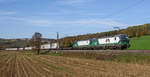 193 228(MMV) und 193 233 mit DGS 42851 in Richtung München.(Uhingen 31.10.2020).