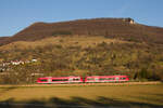 650-Doppel passiert als RB64 Kirchheim-Oberlenningen am 13.02.2022 den Teckberg (774,8 m ü. NHN) bei Owen (Teck).