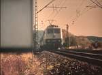 28.09.1990 bei Ensingen 111 071-7 mit Eil-Zug 3004 auf der alten Kbs 770 im Abschnitt Vaihingen (Enz)Nord und Illingen  