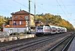 DB 147573-0 durchfährt hier mit einem IC 2 aus Nürnberg am 30.10.2023 um 10.00 Uhr den Bahnhof Wicklesgreuth in Richtung Ansbach.