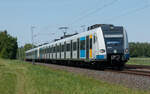 S-Bahn Stuttgart - Linie S60 mit 423 324/824 auf dem Weg zur Schwabstraße. Aufgenommen am 11.05.2024 in Weilimdorf