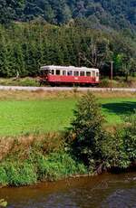 Hier ein Beweis, dass die Untere Kochertalbahn auch entlang der Kocher gefahren ist...