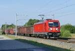 19. Juli 2018, Ein Güterzug fährt in Richtung Saalfeld durch Küps.