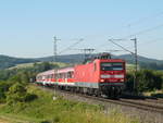 09. Juli 2010, eine Regionalbahn fährt in der ersten Kurve der Frankenwaldbahn bei Zettlitz in Richtung Kronach.