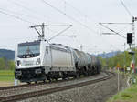 25. April 2017, Lok 187 073 führt einen Kesselwagenzug in Richtung Lichtenfels durch Gundelsdorf.