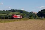 111 055 schiebt am 04.09.2013 eine RB gen Kronach in Blumau.