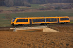 Die Drehgestelle glänzen noch: Neuzugang bei der Oberpfalzbahn 1648 701 als OPB79738 von Regensburg nach Marktredwitz auf den letzten Kilometern bei Lengenfeld, 18.03.2016