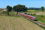 Die RB 27038 von Mühldorf am Inn nach München HBF wird planmäßig aus einer Dreifach-Garnitur der Triebwagen-Baureihe 628 gebildet.