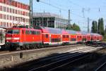 Die 111 006-3 und 111 020-4 fahren den RE von Salzburg nach Mnchen durch Mnchen Heimeranplatz am 08.09.2012