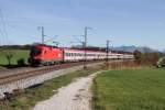 Die 1016 019 mit OIC als Korridorzug von Salzburg nach Kufstein, aufgenommen bei Teisendorf am 08.11.2013