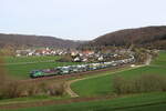 193 252 mit einem Autozug aus Ingolstadt kommend am 5. April 2024 bei Breitenfurt im Altmühltal.